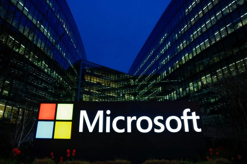 Microsoft Faces Legal Challenges in the UK Over Cloud Computing Licenses